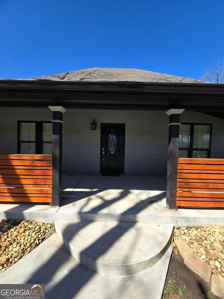 813 Snapping Shoals Rd - Photo 3 of 22
