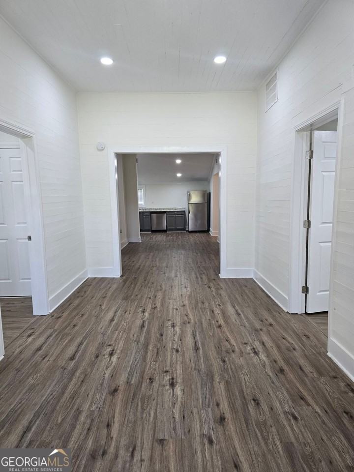 813 Snapping Shoals Rd - Photo 6 of 22