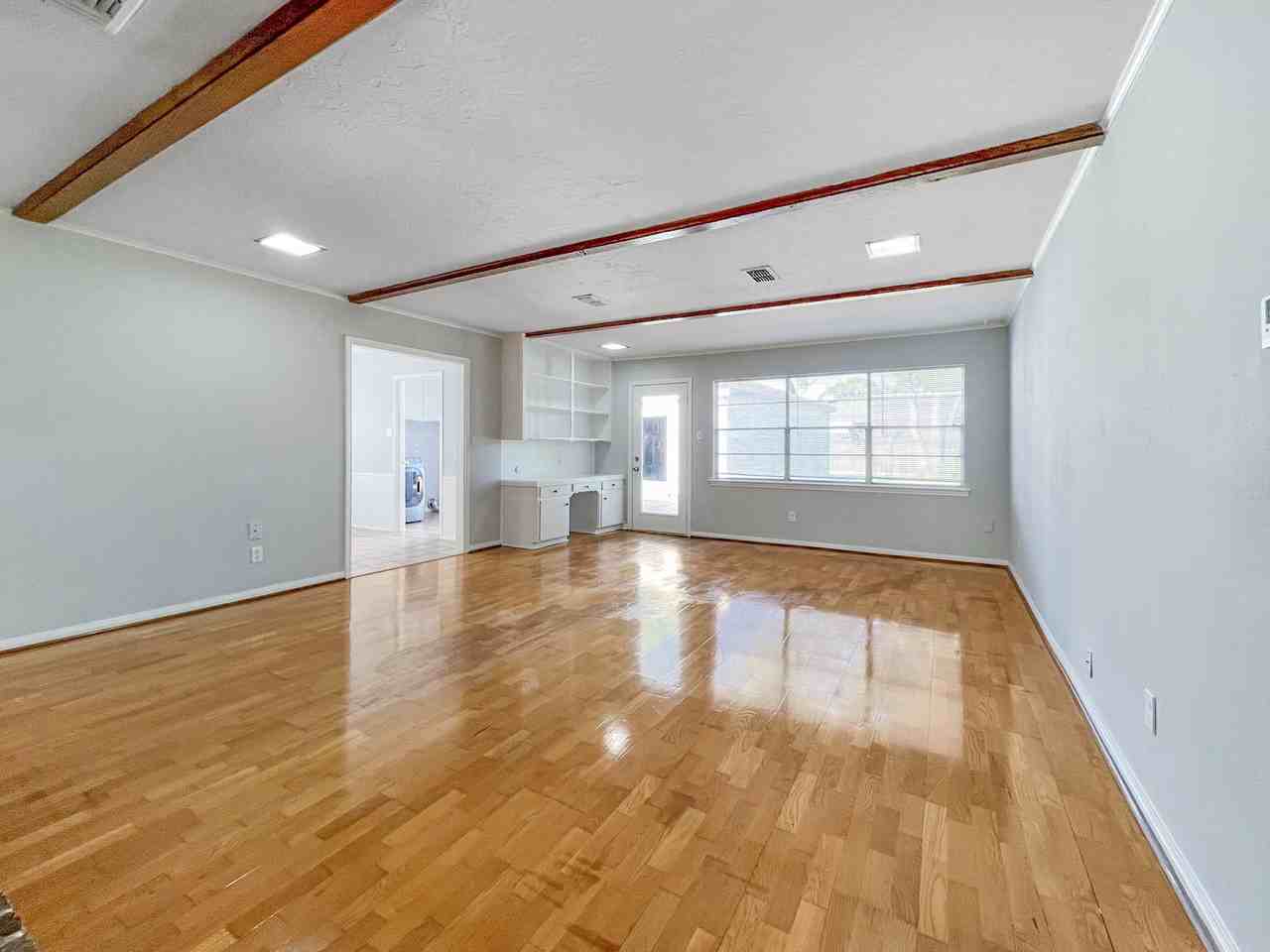 9206 Sharpview Dr #1 - Photo 6 of 26