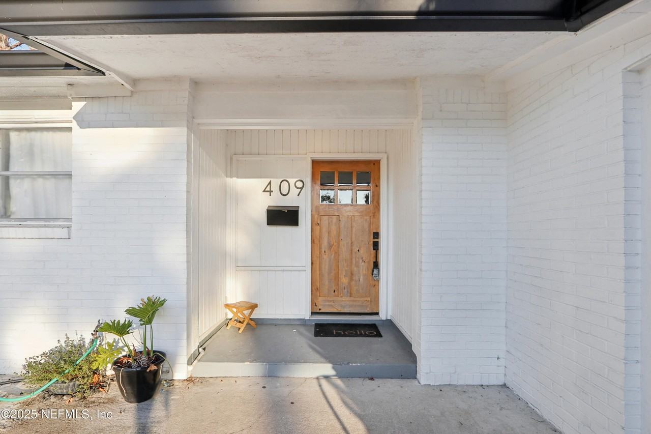 409 Sailfish Dr E - Photo 2 of 39