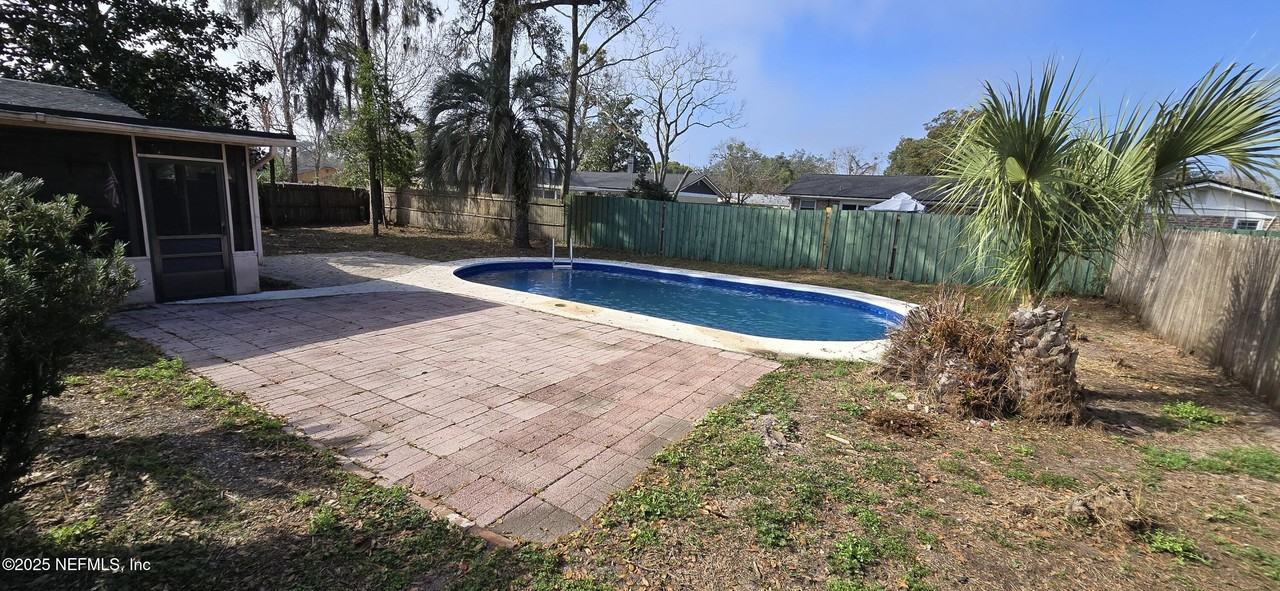 2314 Oakdale Dr E - Photo 2 of 36