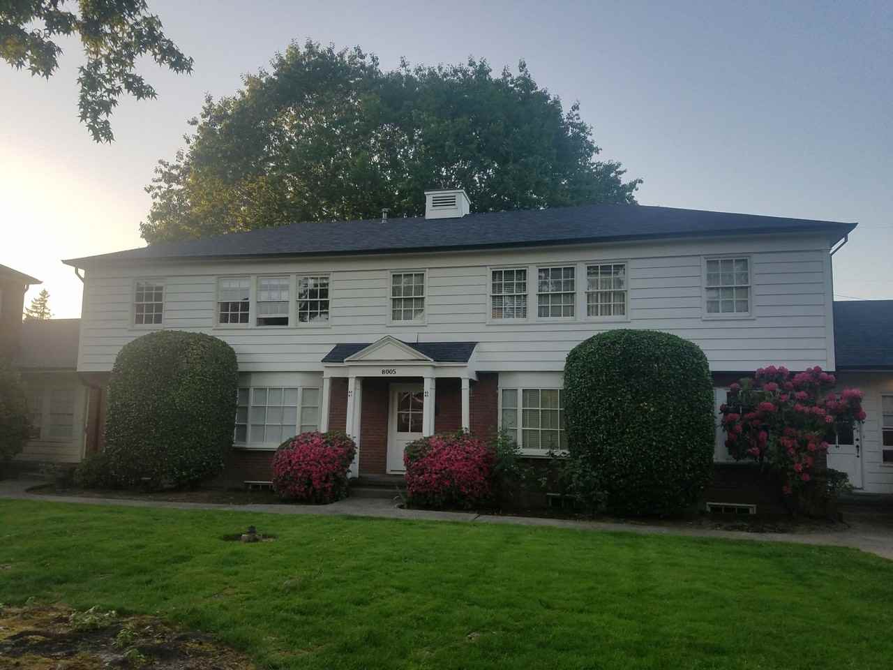 Broadmoor Manor - Photo 2 of 50