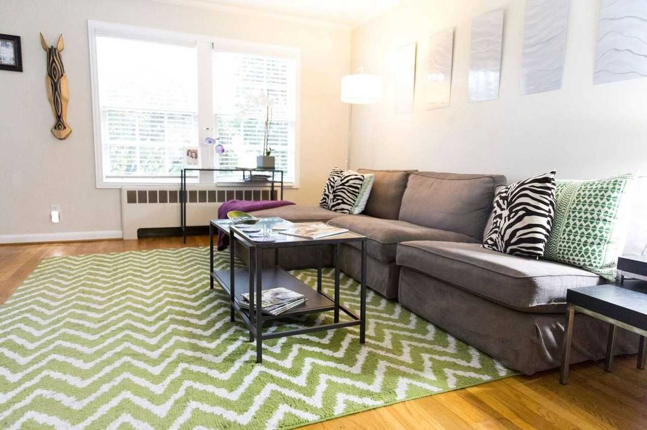 Broadmoor Manor - Photo 7 of 50