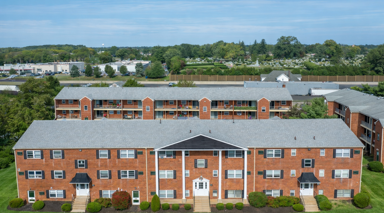 Colonial Point Apartments - Photo 3 of 40