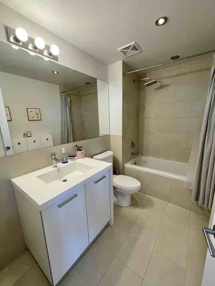 319 Carlaw Ave - Photo 6 of 11