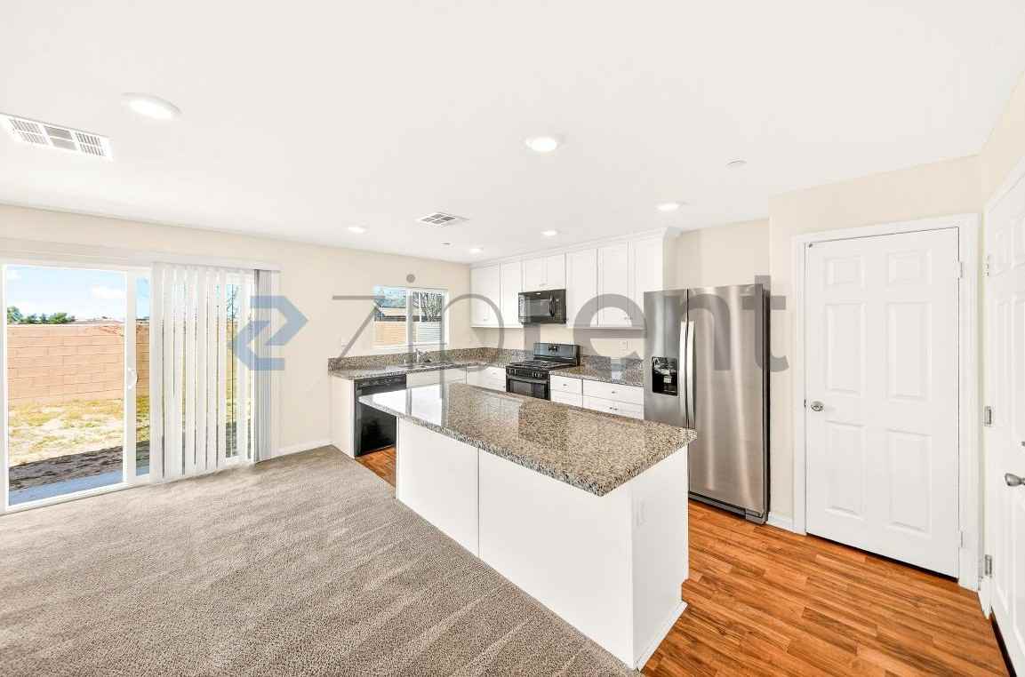 2023 E Lingard St - Photo 7 of 21