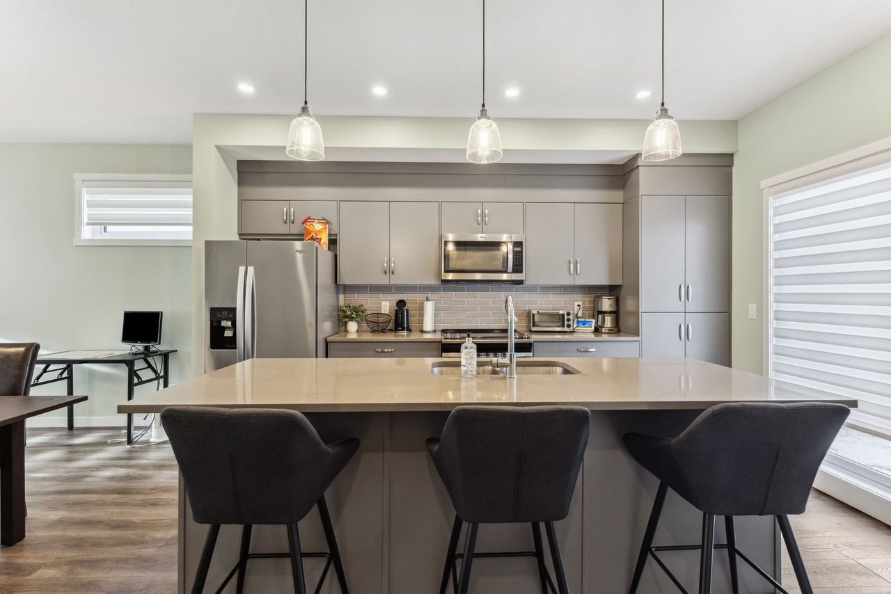 142 Shawnee Common SW, Calgary - Photo 2 of 17