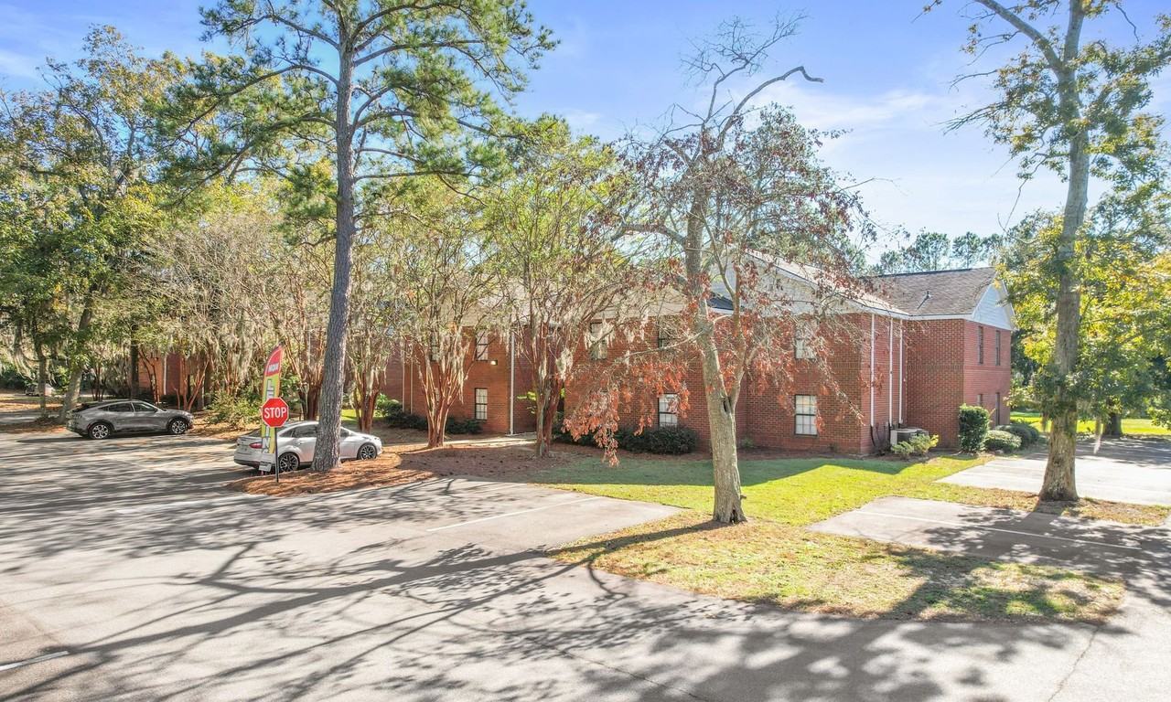 12220 Apache Avenue - Photo 4 of 36