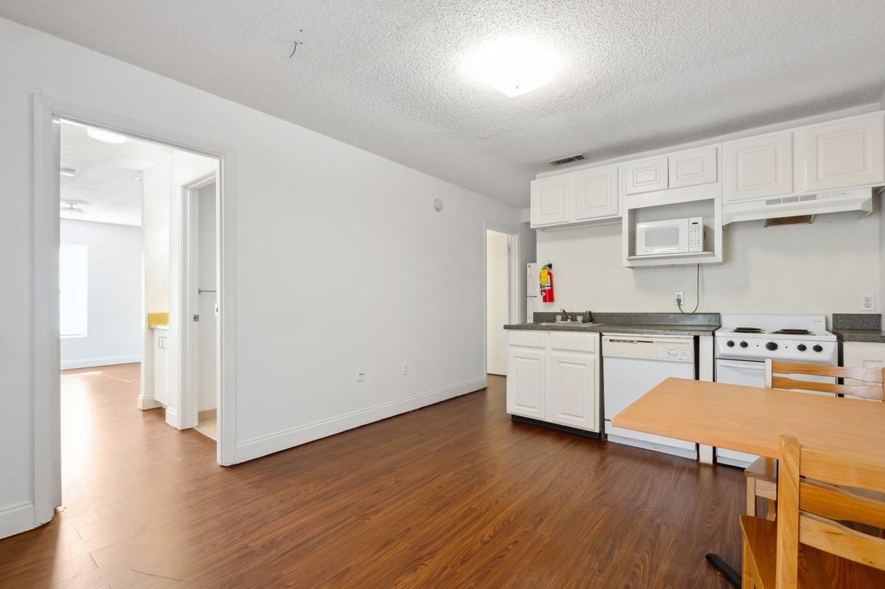 12220 Apache Avenue - Photo 6 of 36