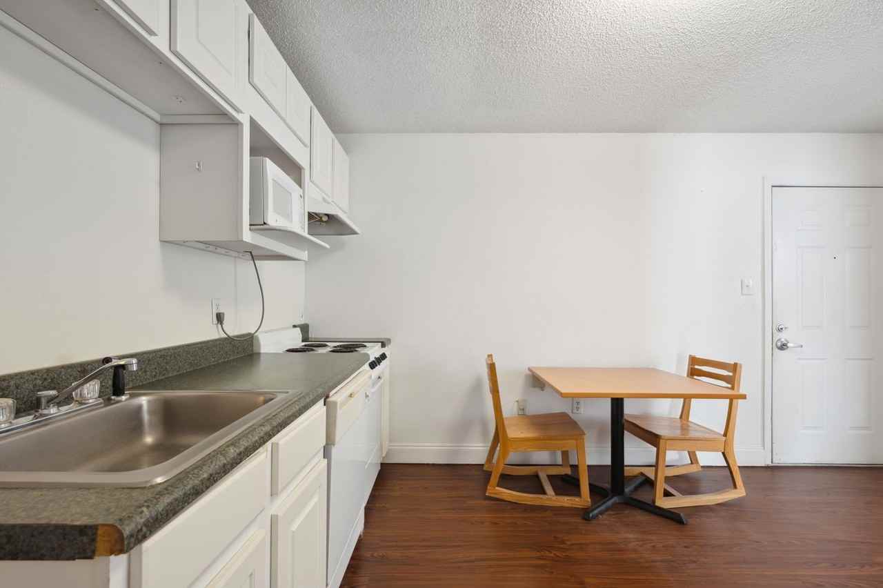 12220 Apache Avenue - Photo 7 of 36