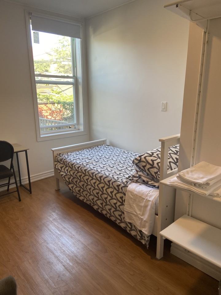 536 Bathurst Street - Photo 2 of 20