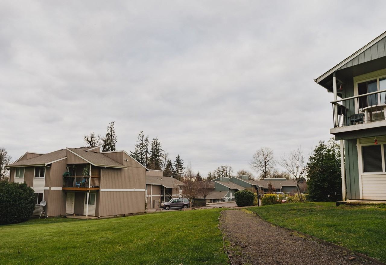 MeadowBrook Apartments - Photo 4 of 44