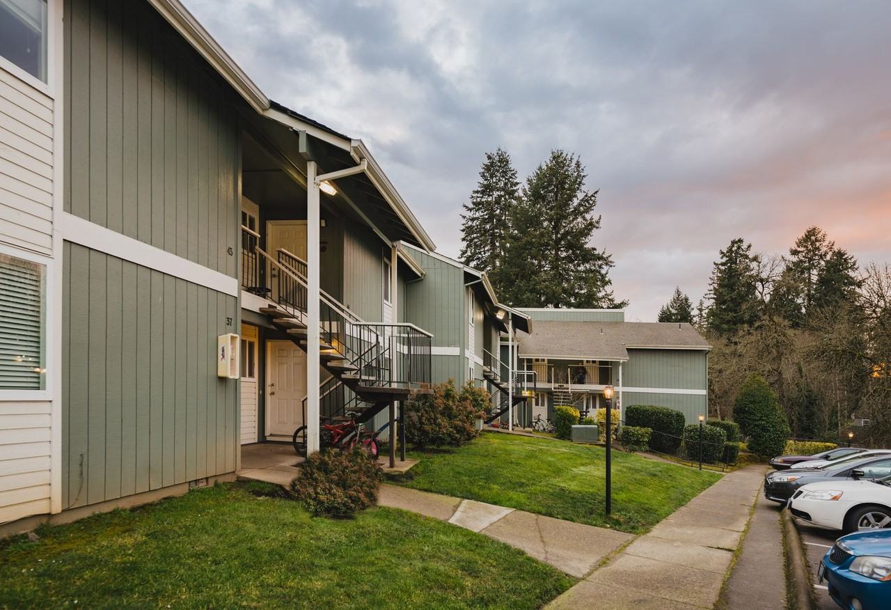 MeadowBrook Apartments - Photo 5 of 44