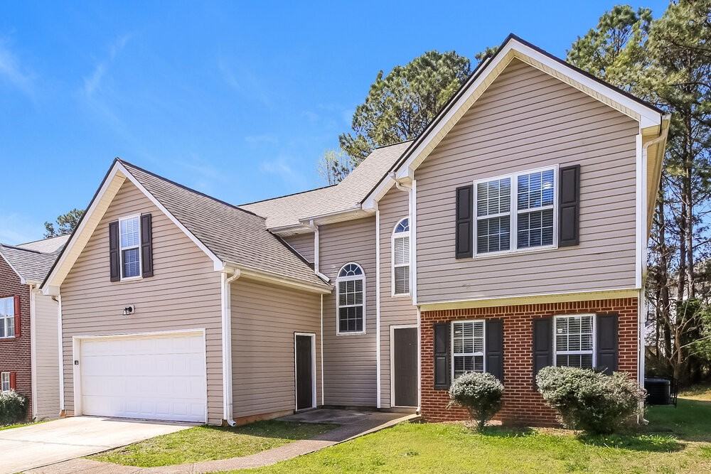 2951 Highland Park Cir #C - Photo 4 of 17