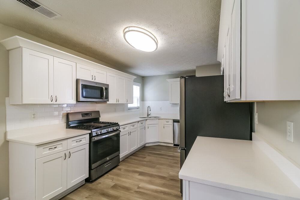 2951 Highland Park Cir #C - Photo 7 of 17