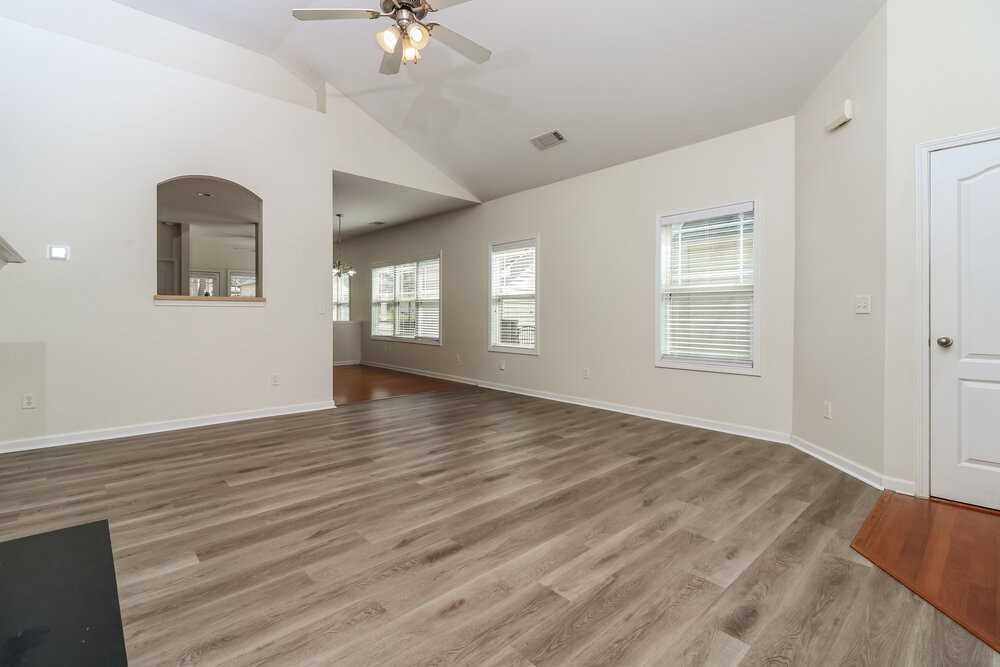 92 Majestic Dr - Photo 5 of 16