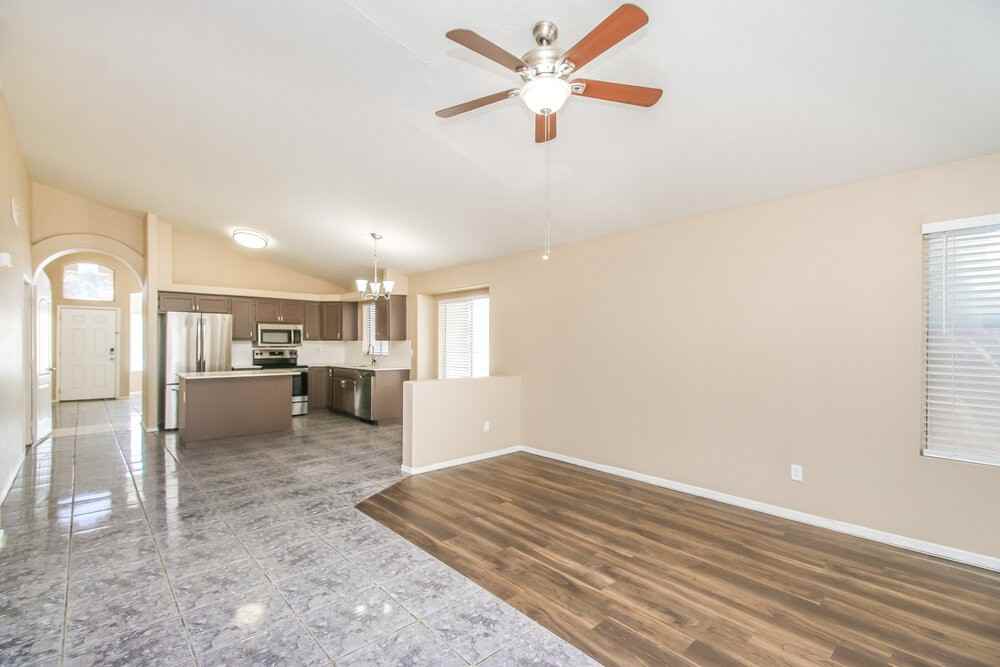 832 E Baylor Ln - Photo 3 of 16