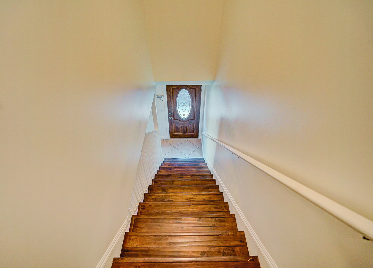 Three Bedroom Townhome within Walking Distance to USC! - Photo 2 of 8