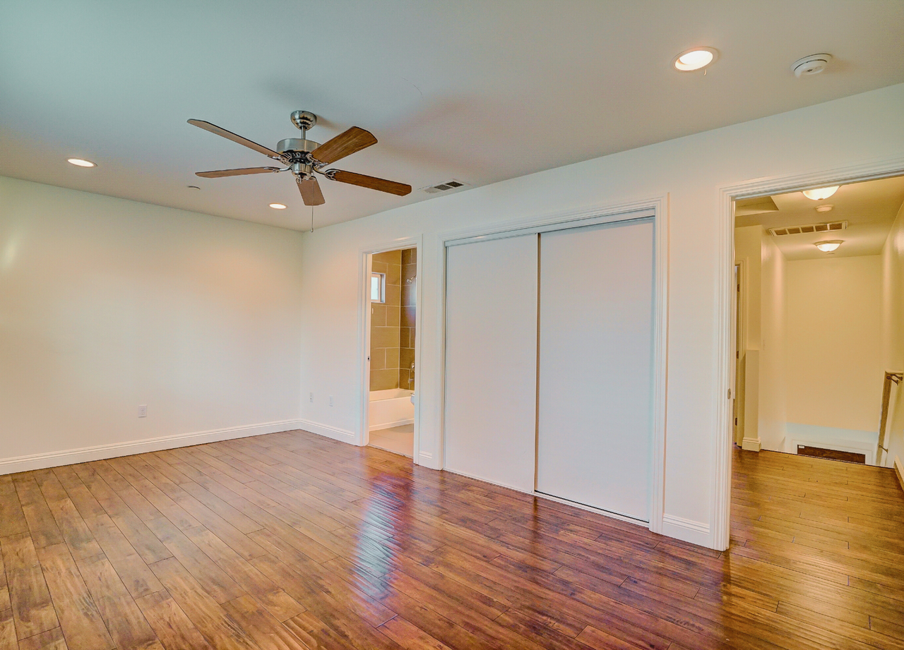 Three Bedroom Townhome within Walking Distance to USC! - Photo 6 of 8