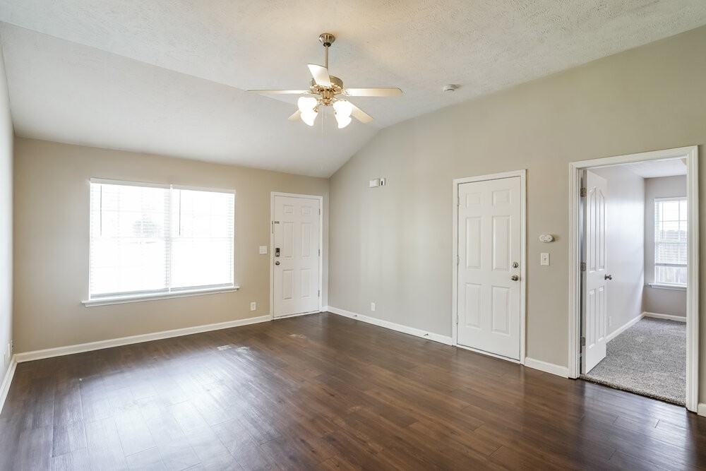 9220 Thomason Trl - Photo 3 of 16