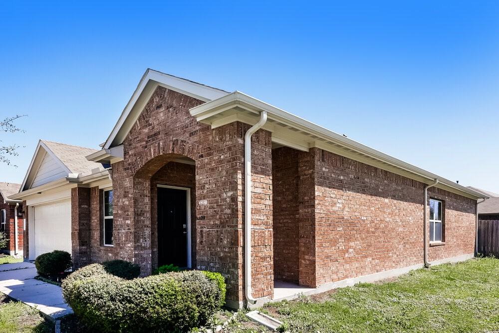 2602 Ski Lodge Dr - Photo 4 of 17