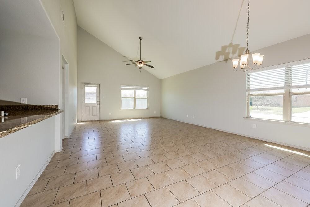 2602 Ski Lodge Dr - Photo 5 of 17