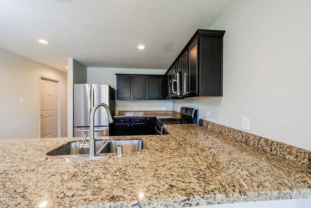 2602 Ski Lodge Dr - Photo 7 of 17