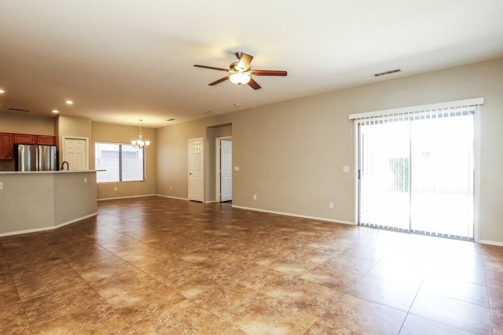 505 W Del Rio Ln - Photo 3 of 16