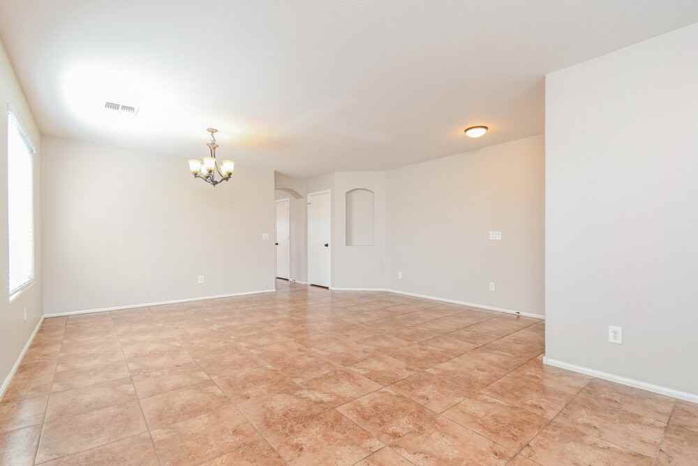 38306 N Amy Ln - Photo 4 of 16