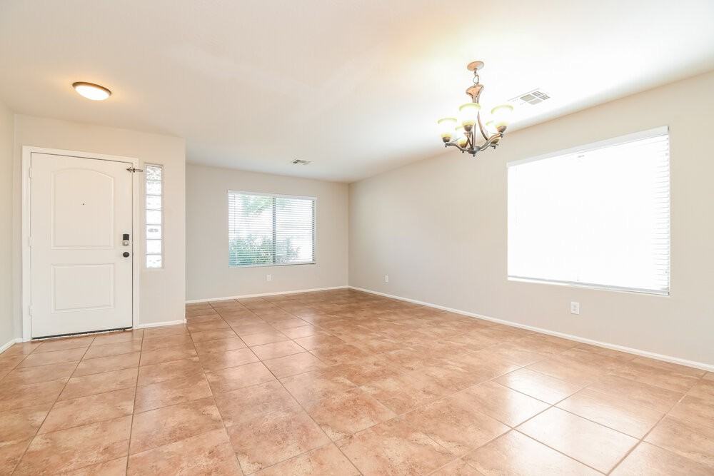 38306 N Amy Ln - Photo 5 of 16