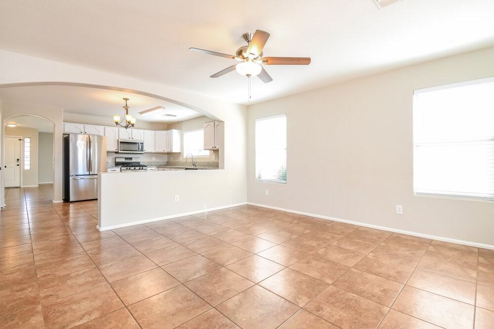 38306 N Amy Ln - Photo 7 of 16