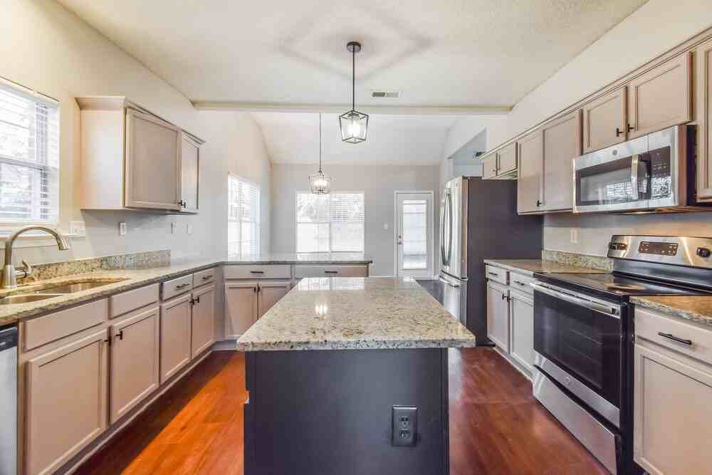 10222 Green Moss Dr N - Photo 7 of 17