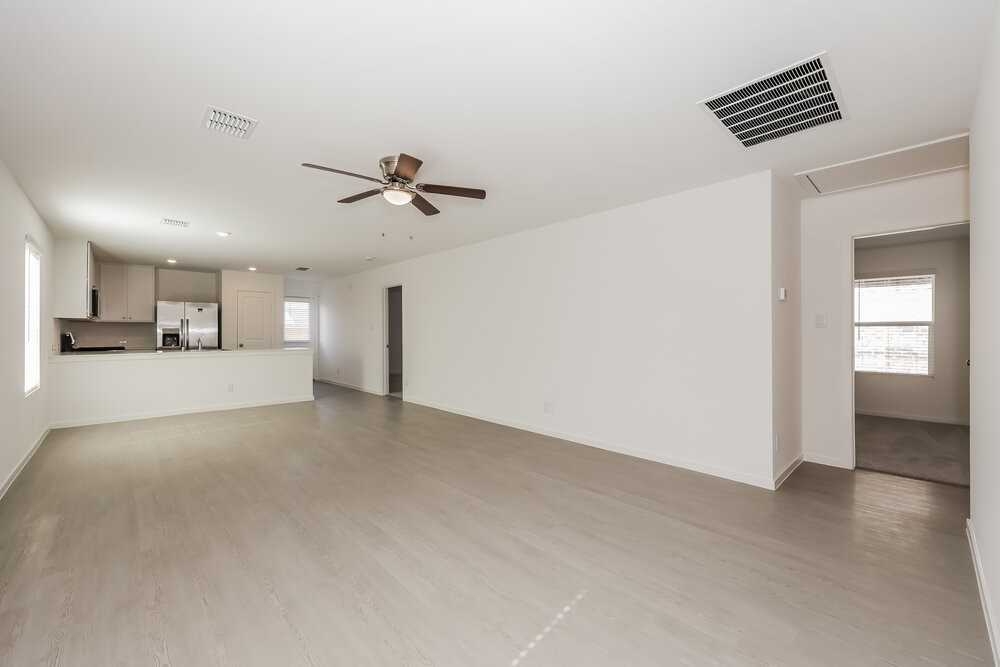 1715 Crossbill St - Photo 3 of 16