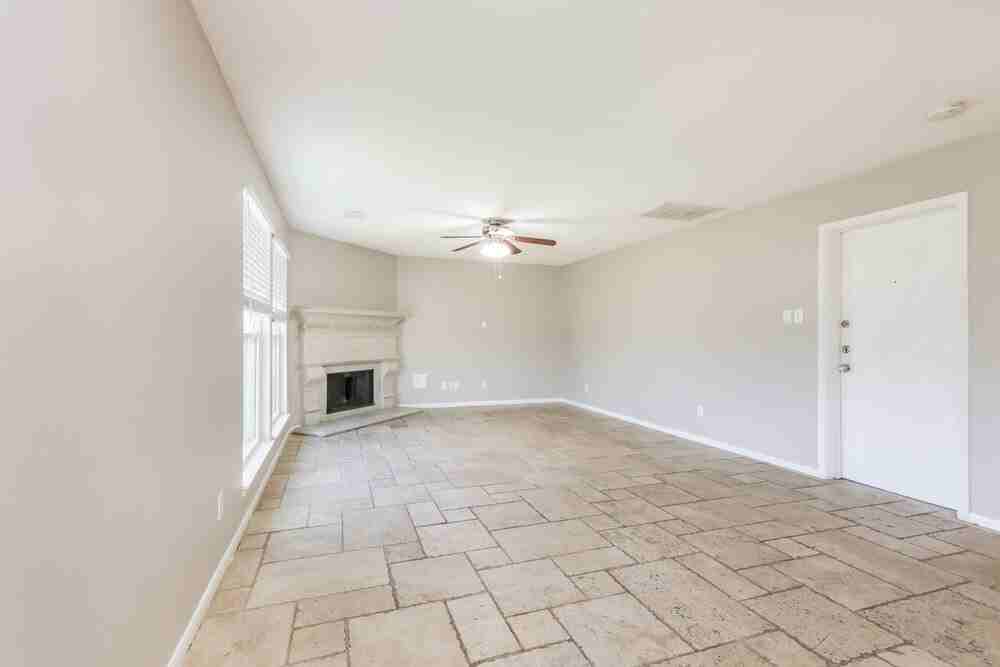 29226 Spring Mist Dr - Photo 5 of 17