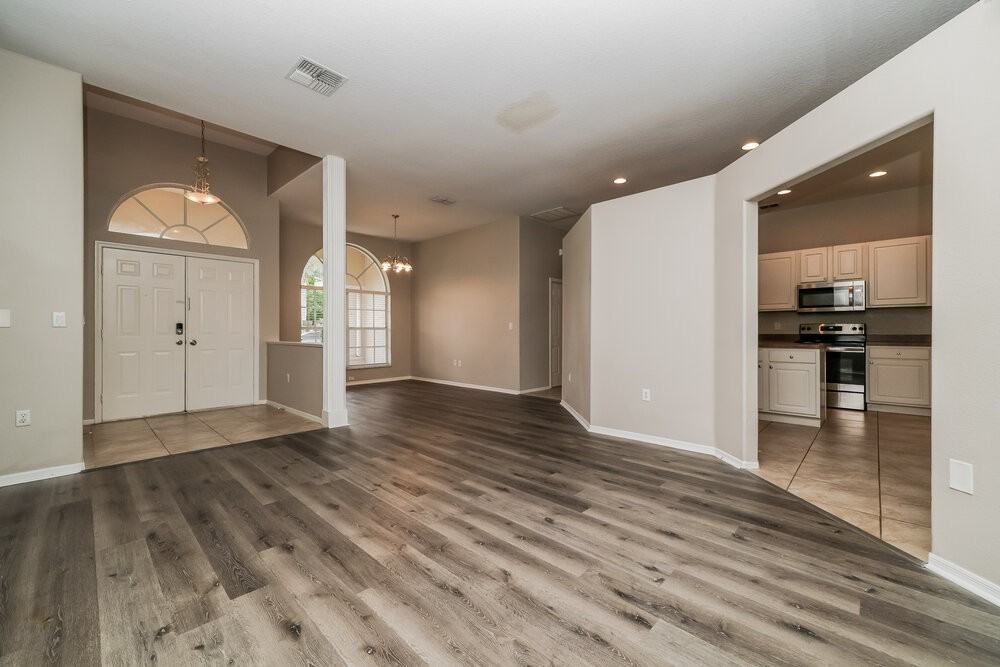 1326 Kinsmere Dr - Photo 3 of 16