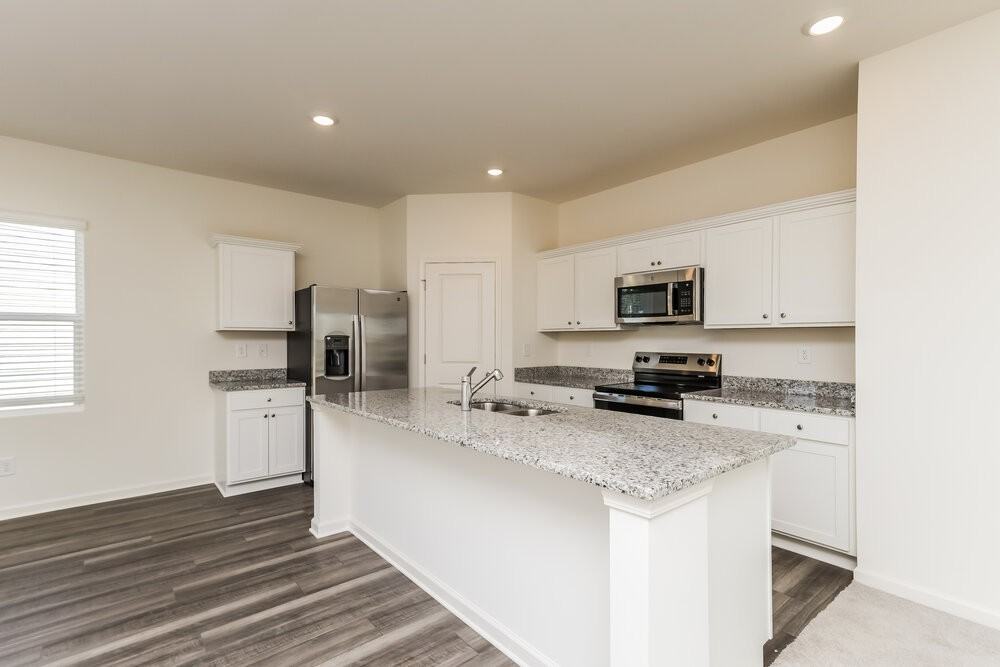 7009 Rochford Dr - Photo 7 of 17