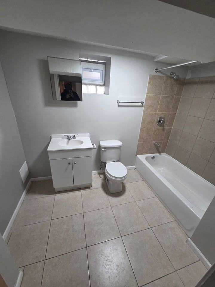 10511 S King Dr - Photo 6 of 34