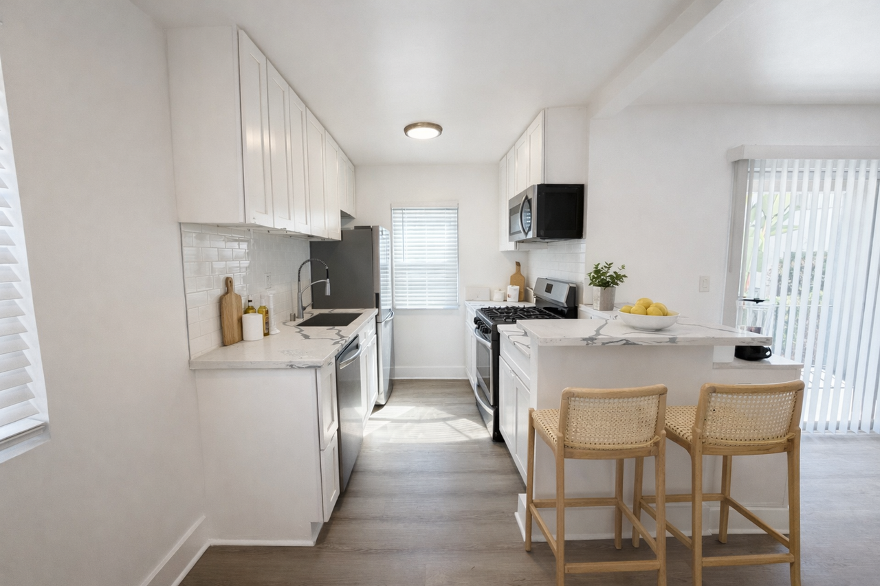 Runyon Canyon Properties, LLC (1641 N. Poinsettia Place) - Photo 2 of 6