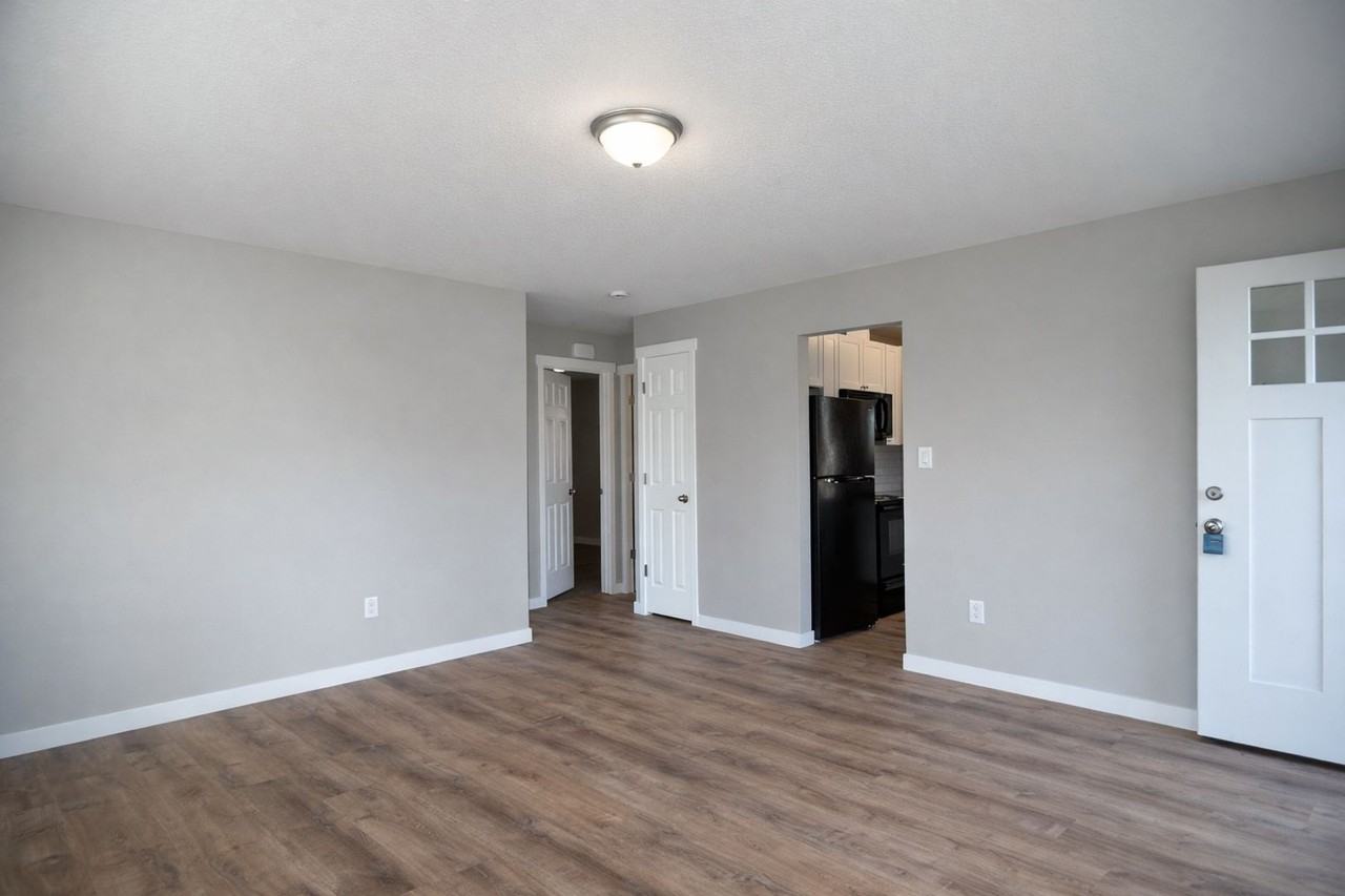 1410 E 30th St - Photo 5 of 15