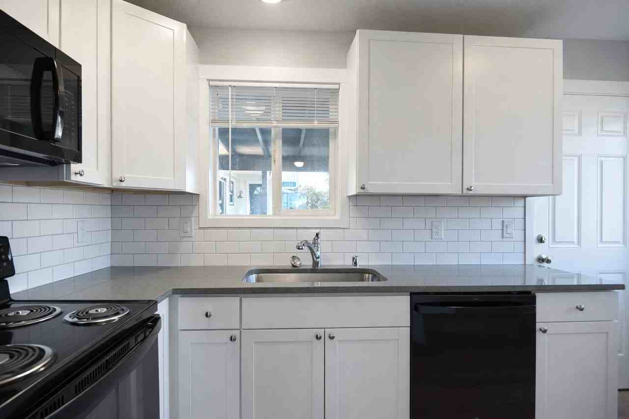 1410 E 30th St - Photo 6 of 15