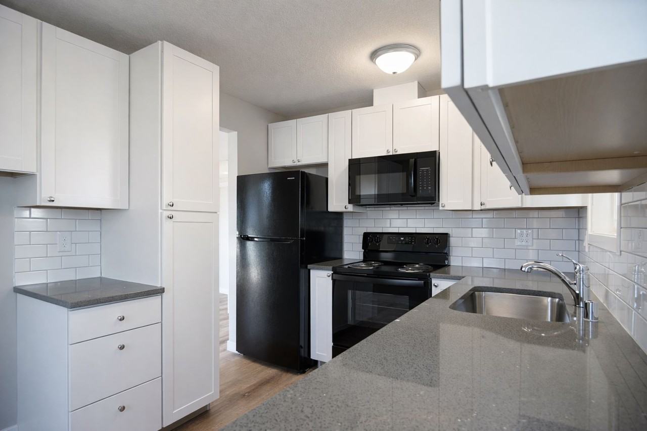 1410 E 30th St - Photo 7 of 15