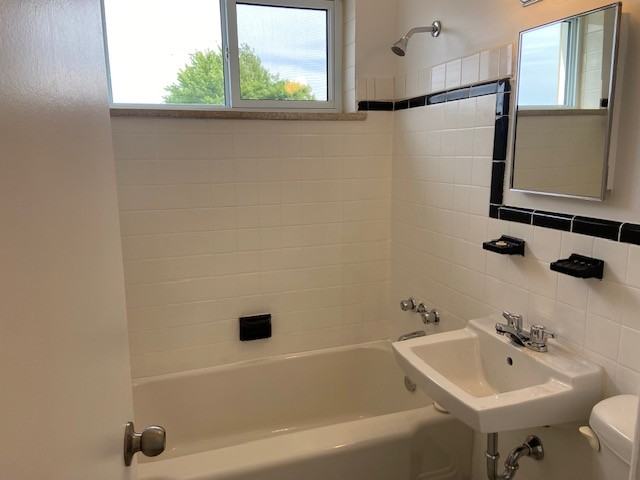 1236 Clarence Street #16 - Photo 5 of 8