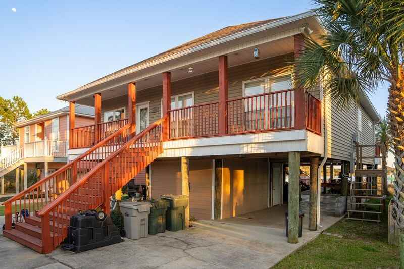 2572 Gulf Breeze Ave - Photo 2 of 27