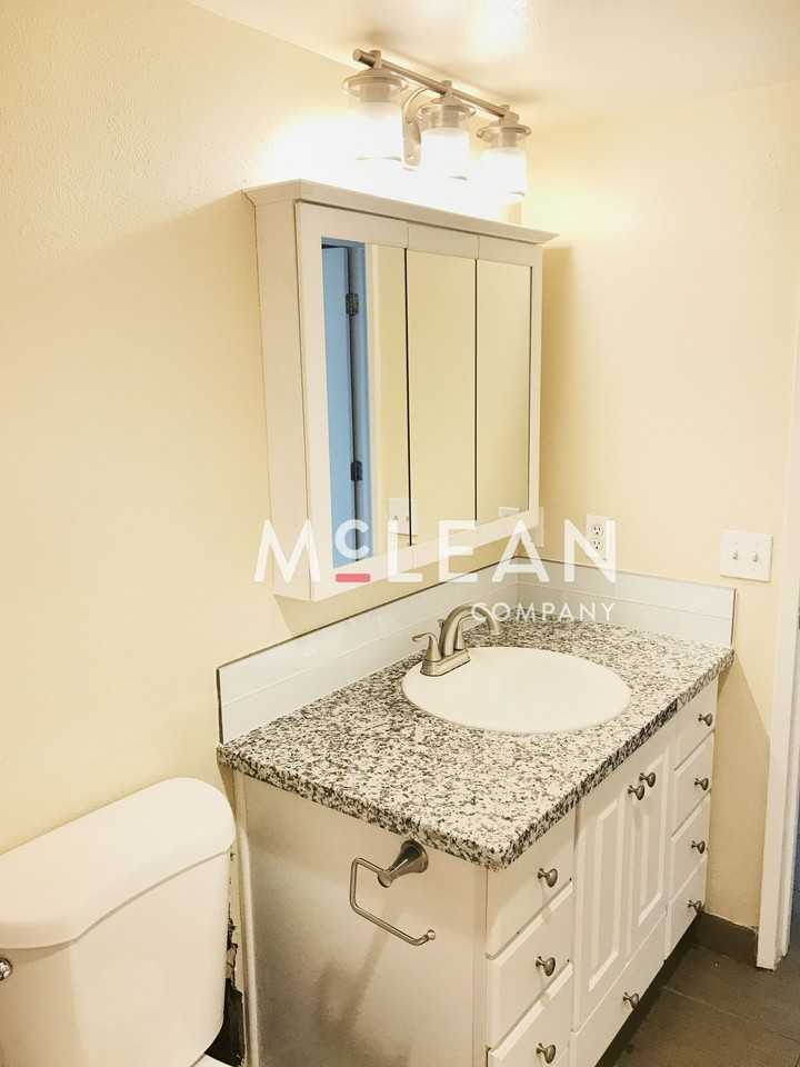 Palm Springs 2 Bedroom Apartments with Pool, Private Patios, Central AC, and Easy Parking - Photo 5 of 12