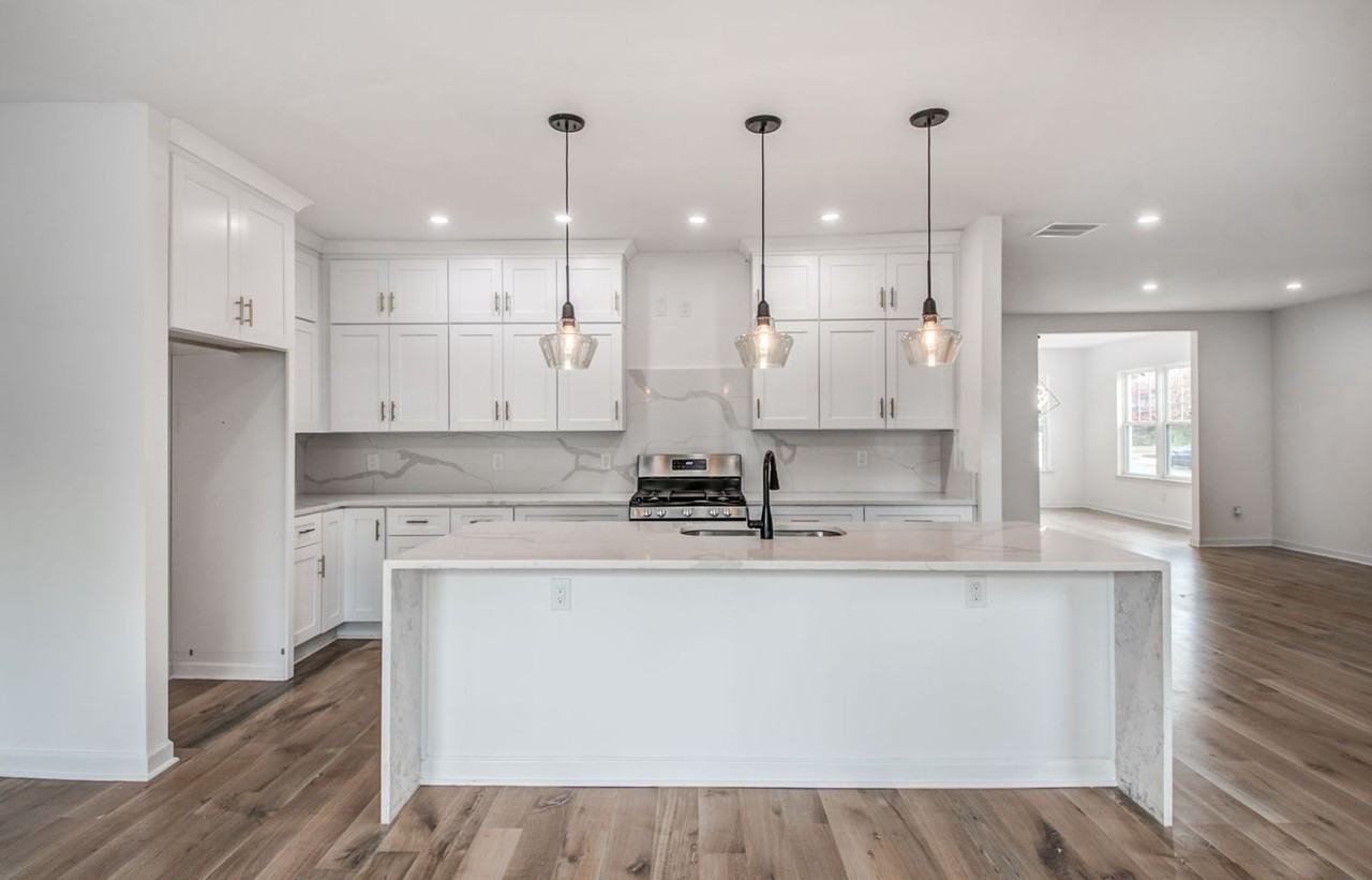 1781 Forest Ave - Photo 7 of 33