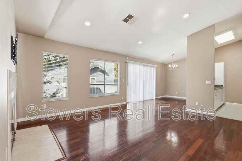 7102 Cross Creek Cir #C - Photo 2 of 31