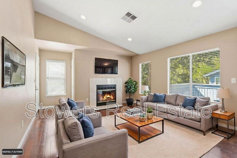 7102 Cross Creek Cir #C - Photo 4 of 31