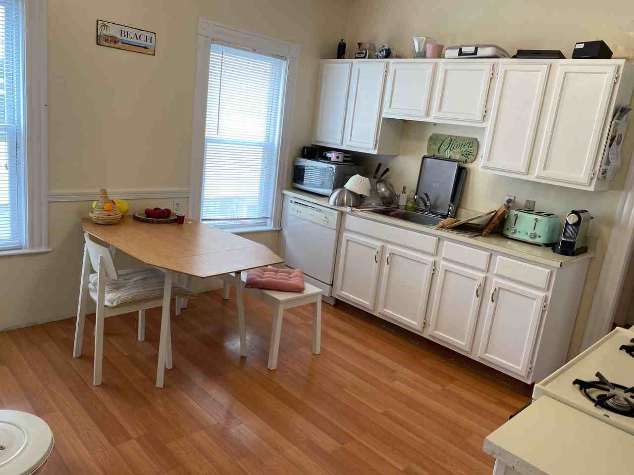 102 Rogers Avenue - Photo 6 of 9