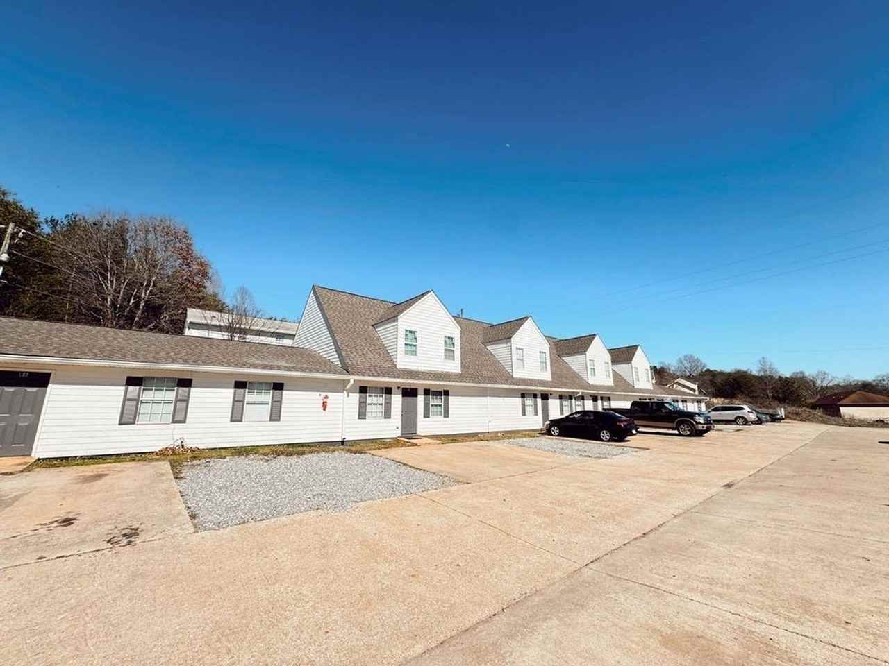 Valley View Apartments - Photo 2 of 28