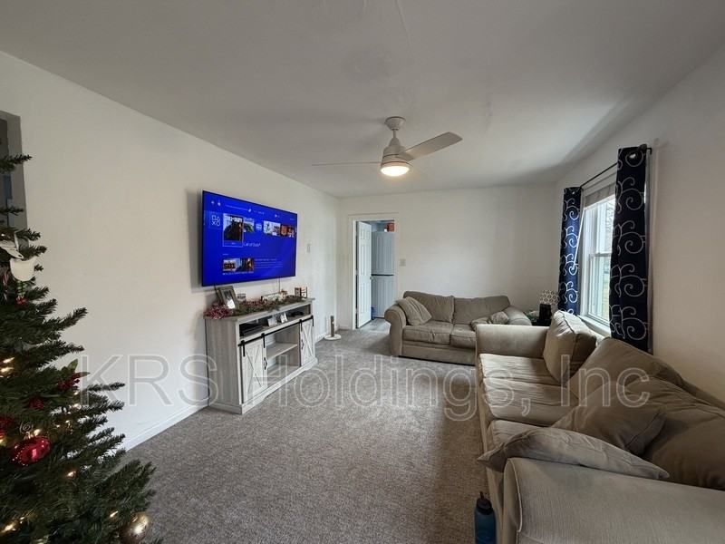 412 E Westmont Ave - Photo 2 of 12